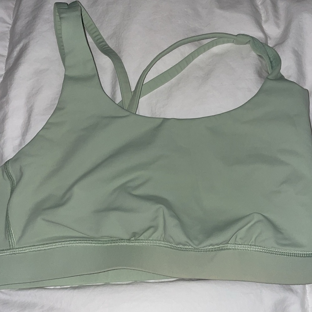 Lululemon energy bra size 8